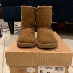 Ugh classic kid boot size 10